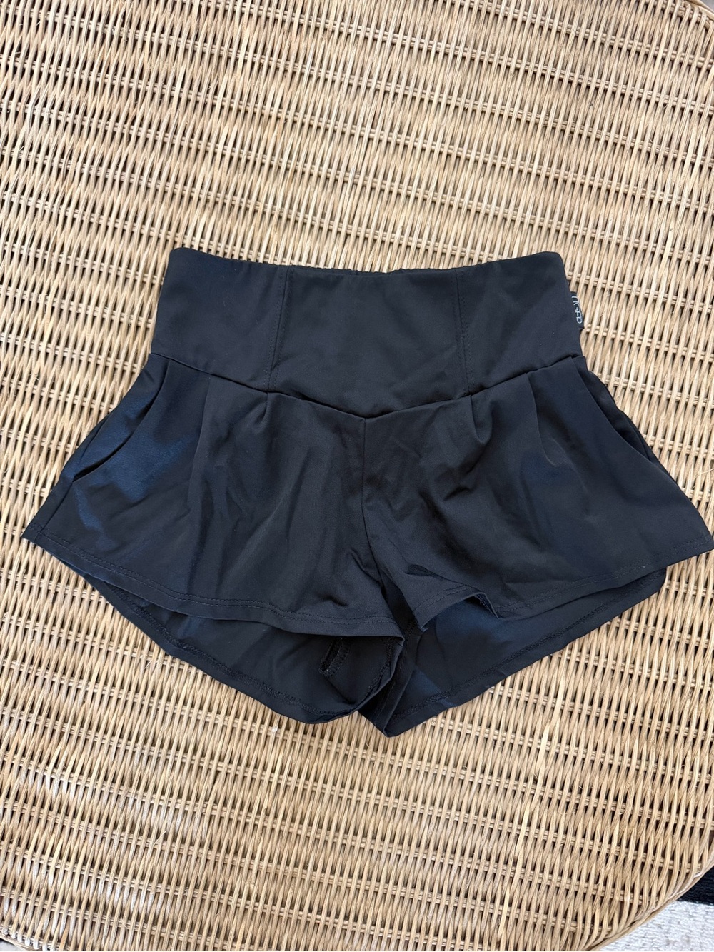 TIGER FRIDAY Black Pleated Flounce Short Size Child Large